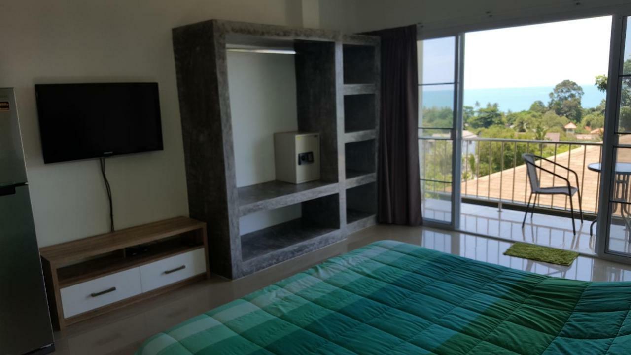 Апартаменти Samui Grand Rock Lamai Beach  Екстер'єр фото